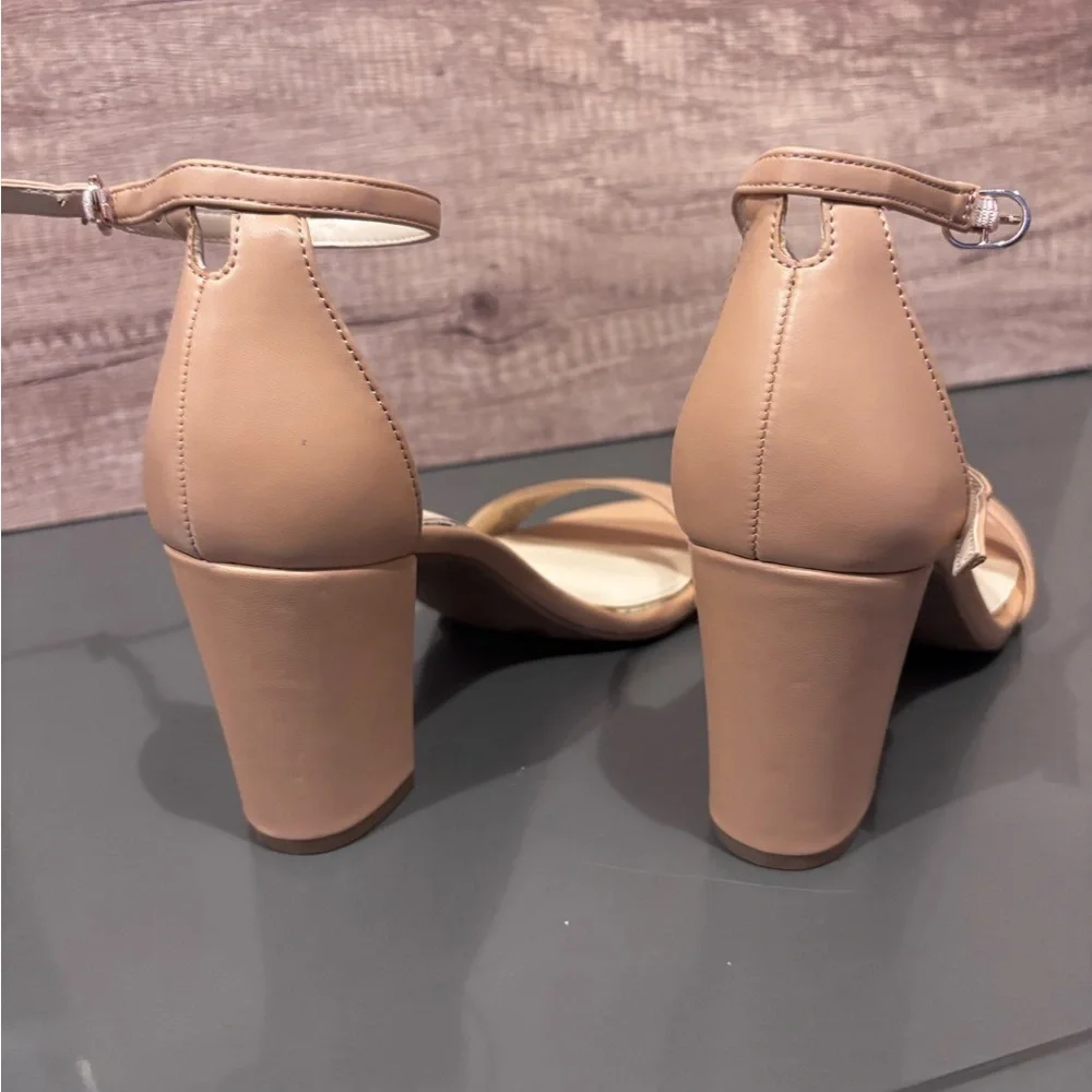 Jessica Simpson Nude Heels